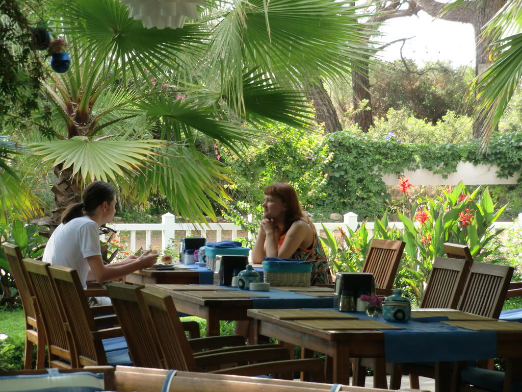 Blue & White Hotel Çıralı Eksteriør billede