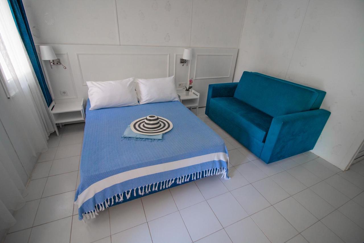 Blue & White Hotel Çıralı Eksteriør billede