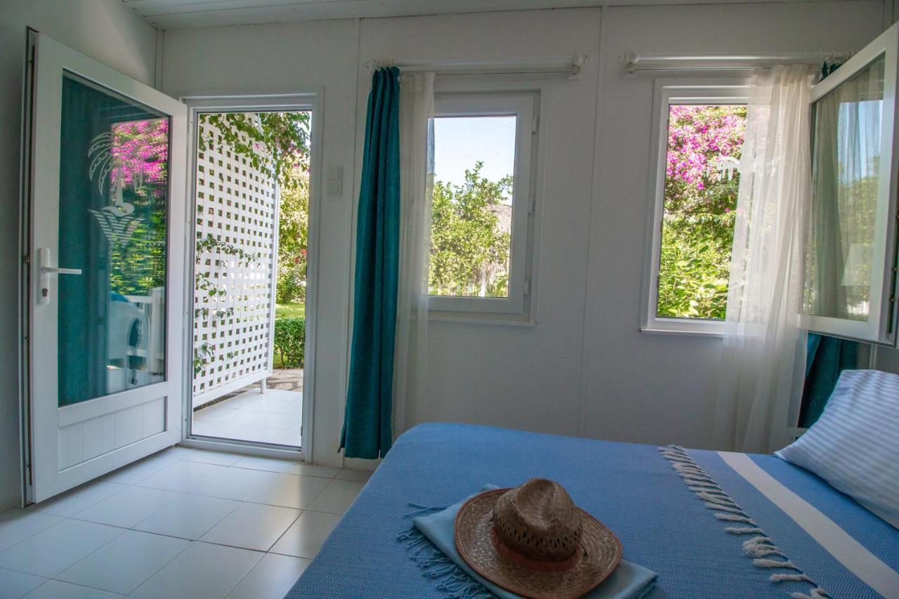 Blue & White Hotel Çıralı Eksteriør billede