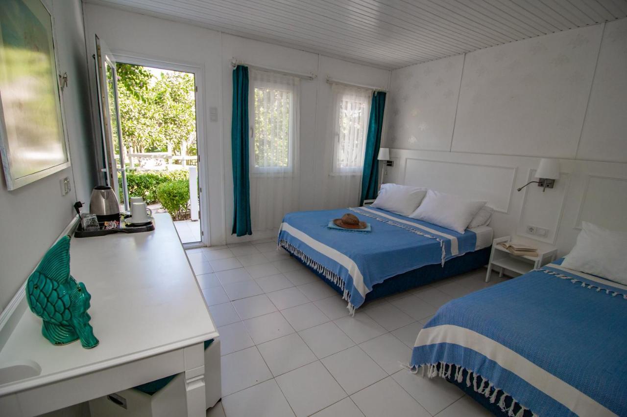 Blue & White Hotel Çıralı Eksteriør billede